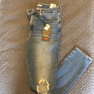 BNWT Levi’s 721 High Rise Skinny 30-30